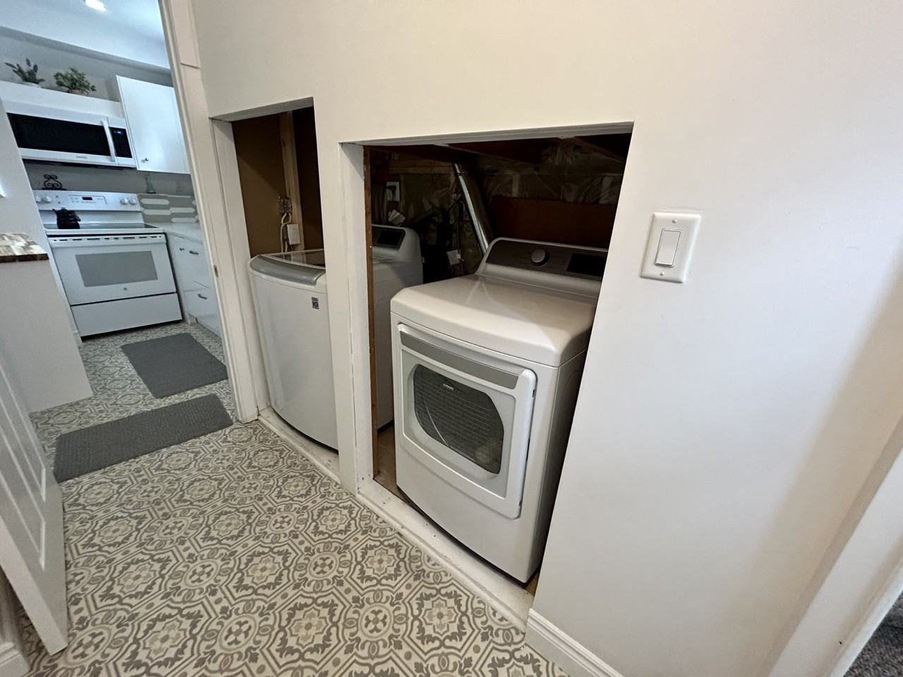 297 Chelsea Rd - Photo 6 of 8