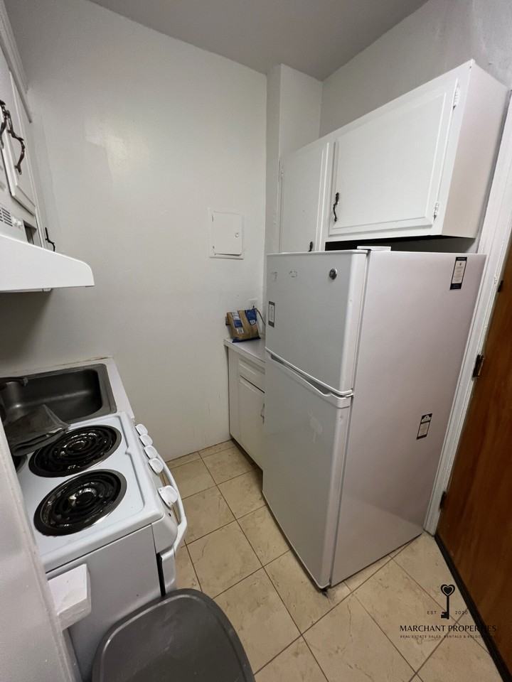 1225 Beacon St #412 - Photo 5 of 14