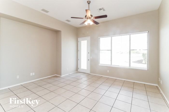 313 S 122nd Ave - Photo 2 of 15