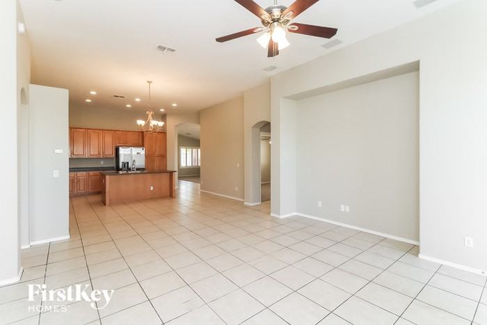 313 S 122nd Ave - Photo 3 of 15