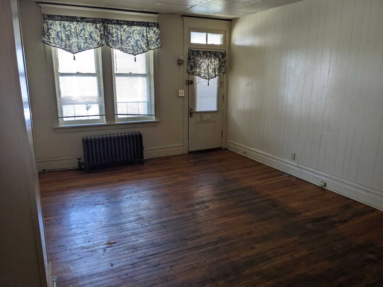 1949 Zarker St #NA - Photo 3 of 8