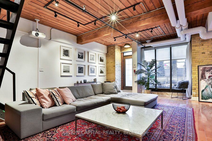 436 Wellington Street West #105