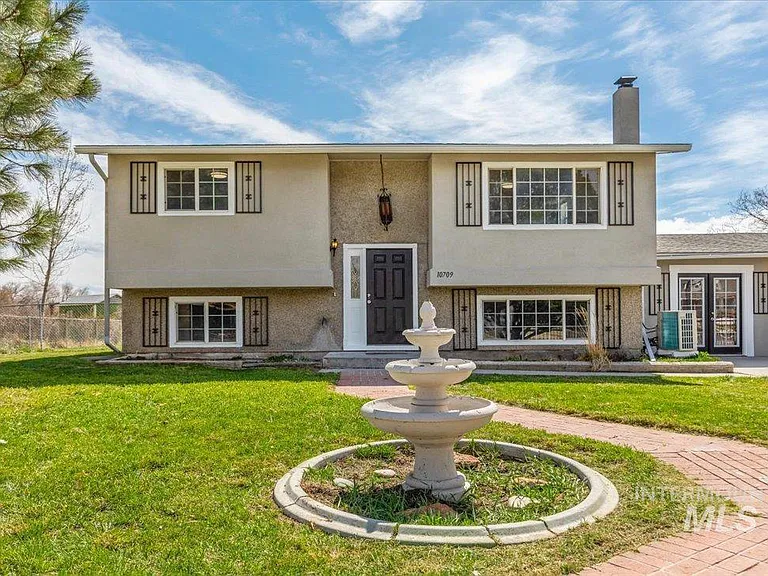 10709 W Silver Fox Dr - Photo 2 of 8