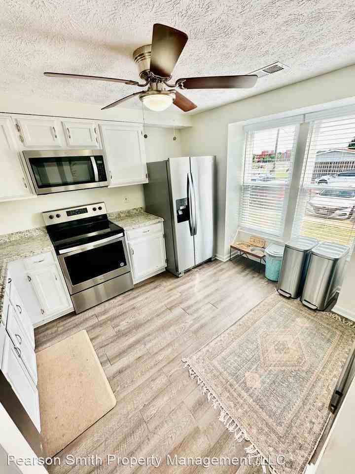 9050 Saint Steven Ct - Photo 3 of 22