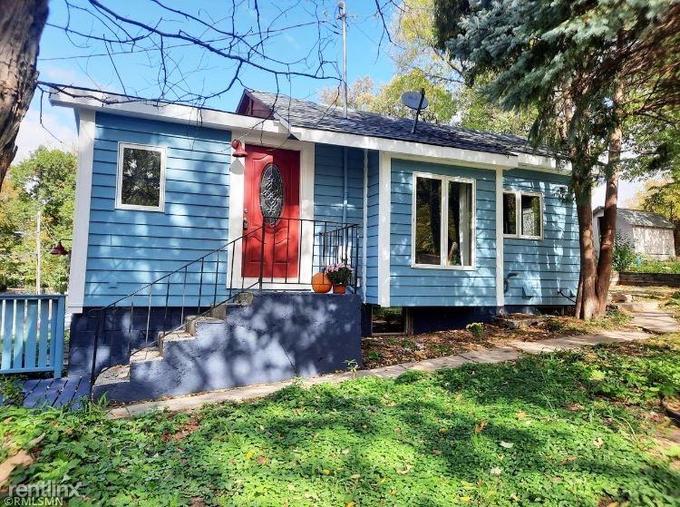 2612 Tyrone Ln - Photo 2 of 19