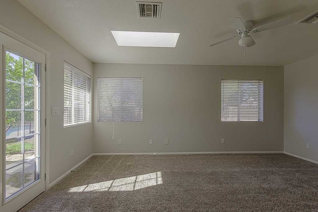 505 E Manhatton Dr - Photo 2 of 13