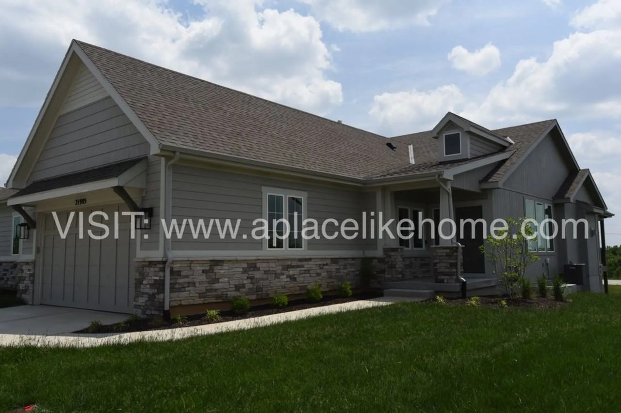 21905 W 82nd Ter - Photo 2 of 49