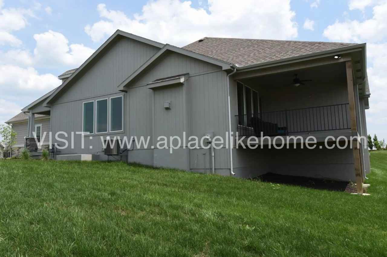 21905 W 82nd Ter - Photo 3 of 49