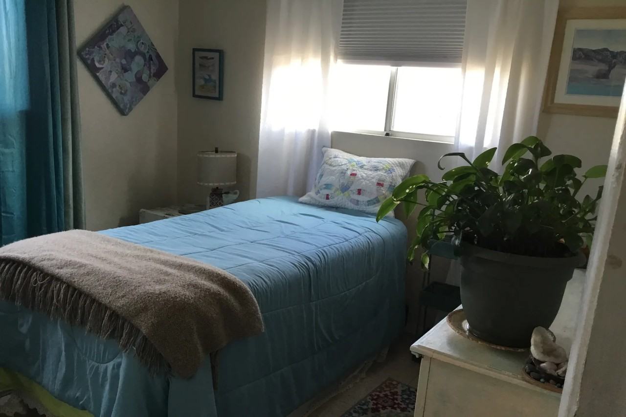 62 Western Dr - Photo 3 of 10