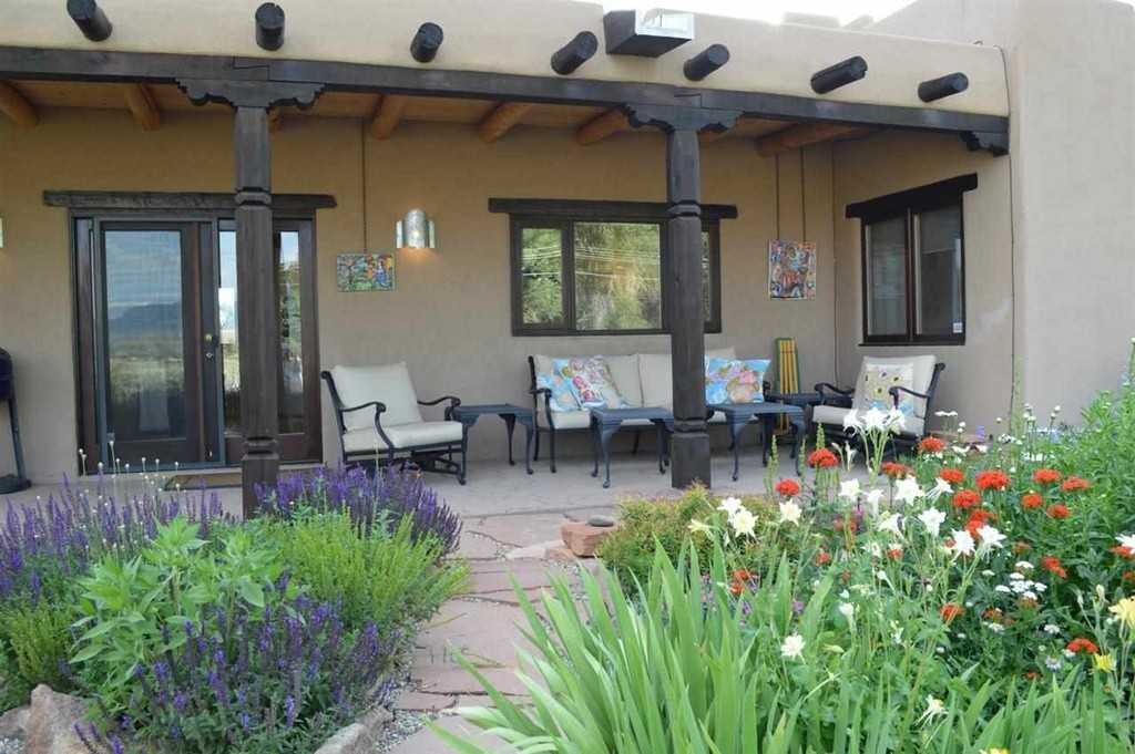 1449 Millicent Rogers Rd - Photo 3 of 20