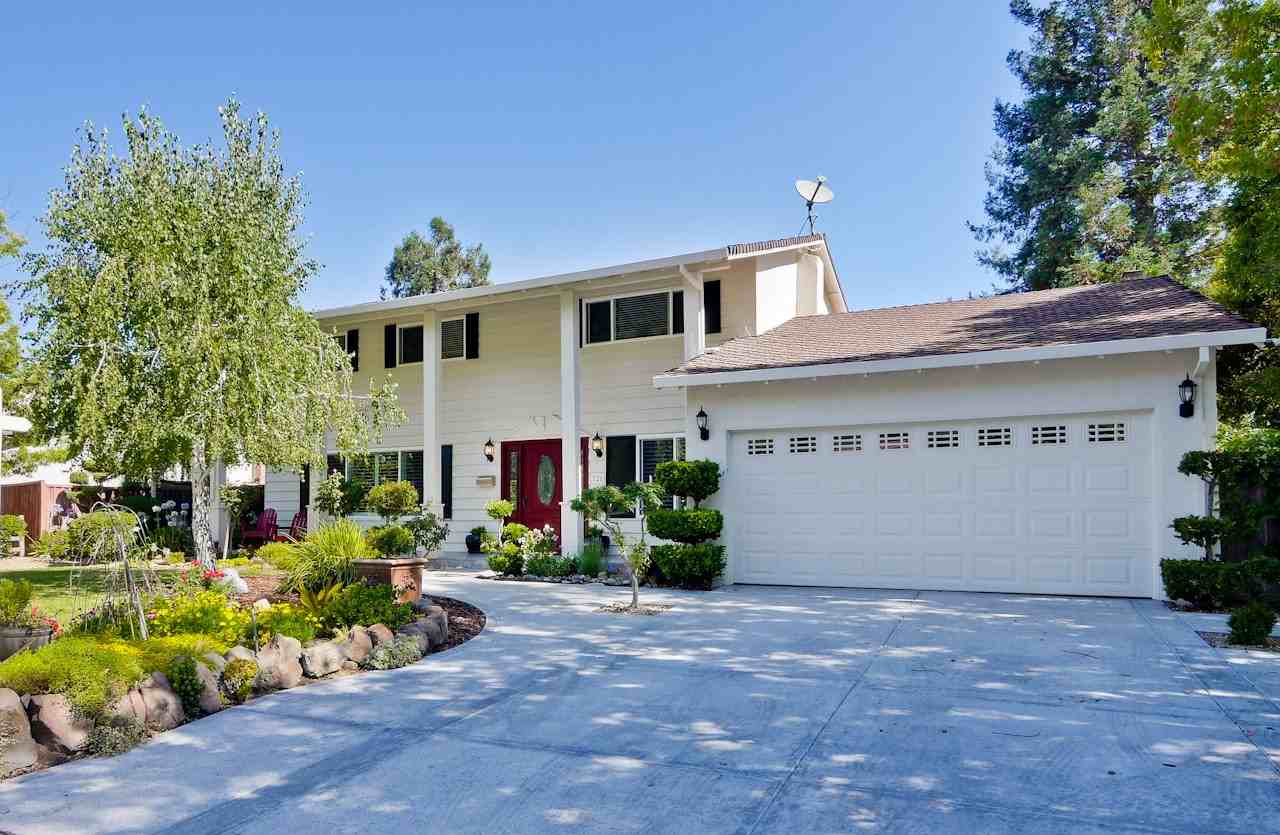 121 Belvale Dr - Photo 3 of 50