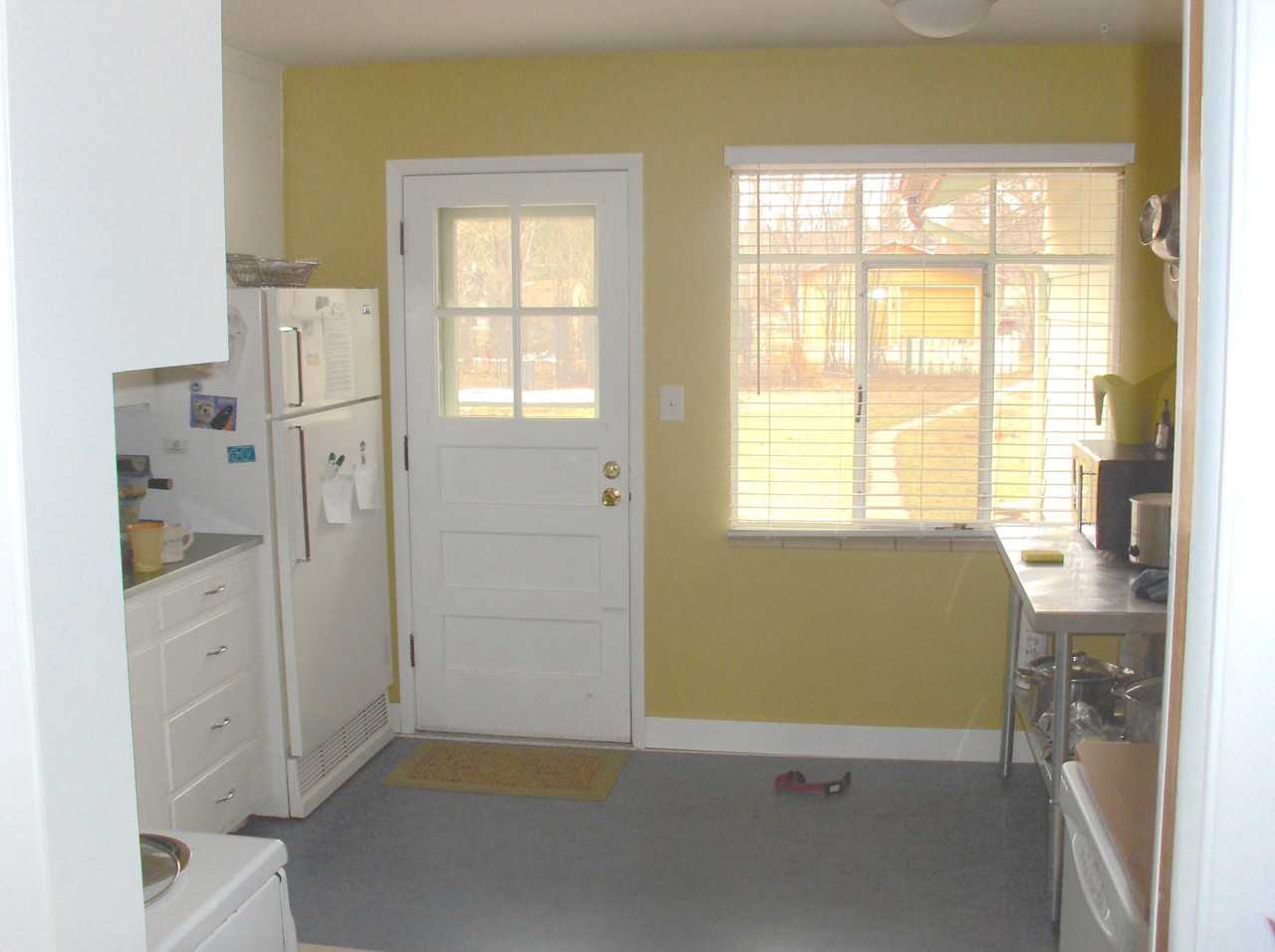 415 Buckeye St - Photo 3 of 13