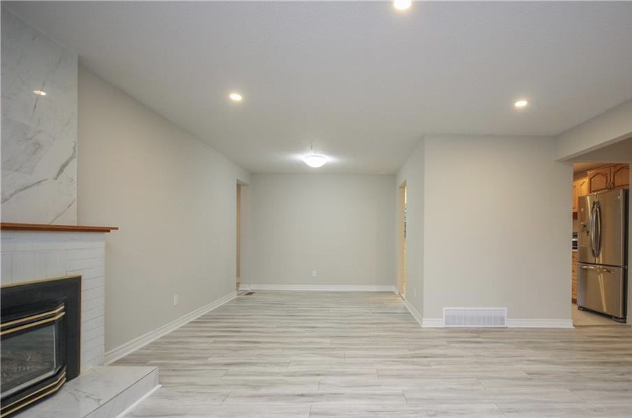 1877 Greenacre Cres #1 - Photo 3 of 15