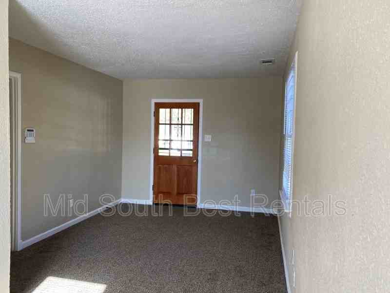 2699 Durby Cir - Photo 2 of 7