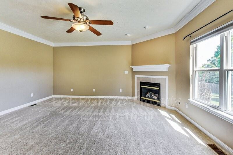 1047 Andrew Ct - Photo 7 of 50