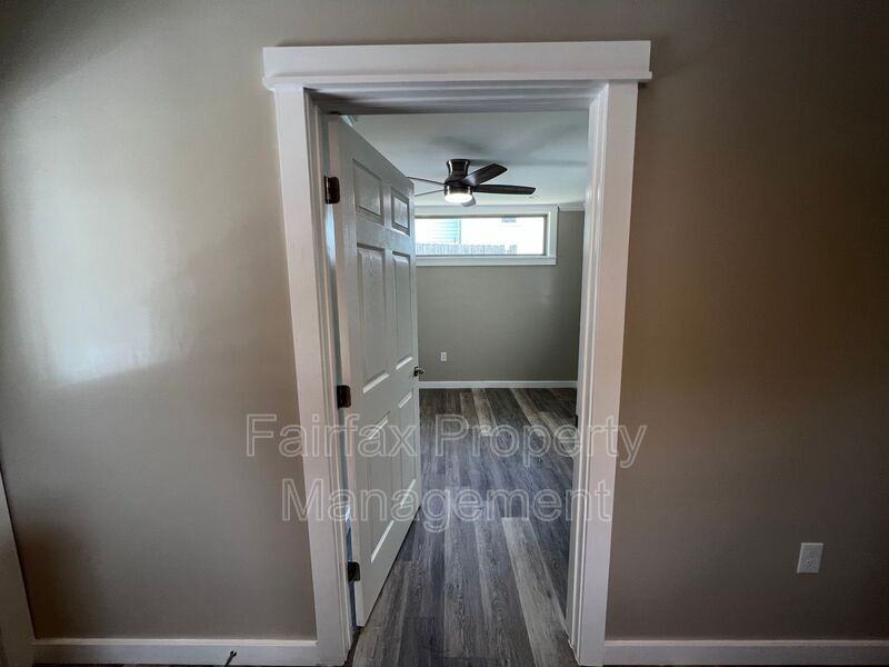 1112 Kent St - Photo 5 of 16