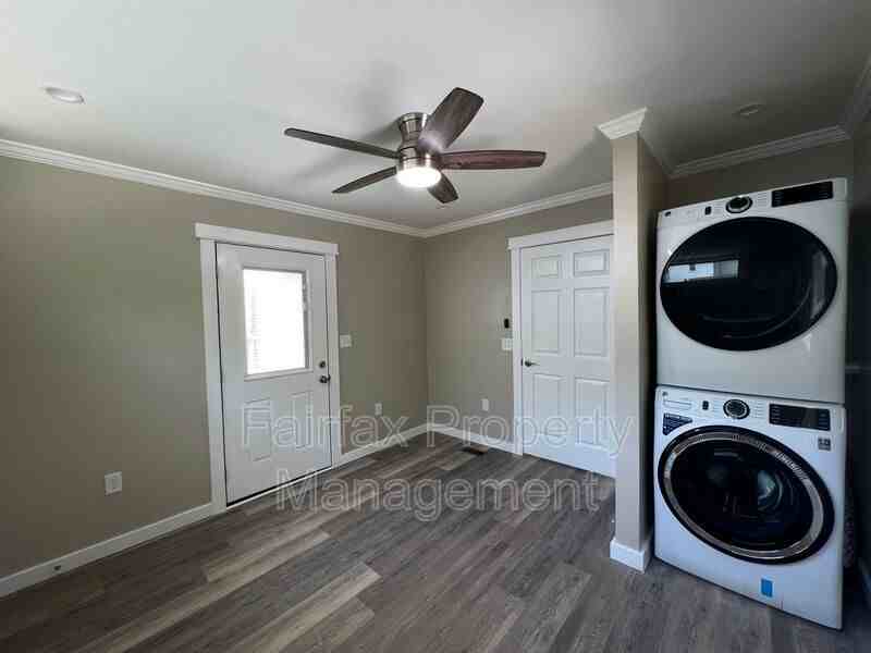 1112 Kent St - Photo 7 of 16