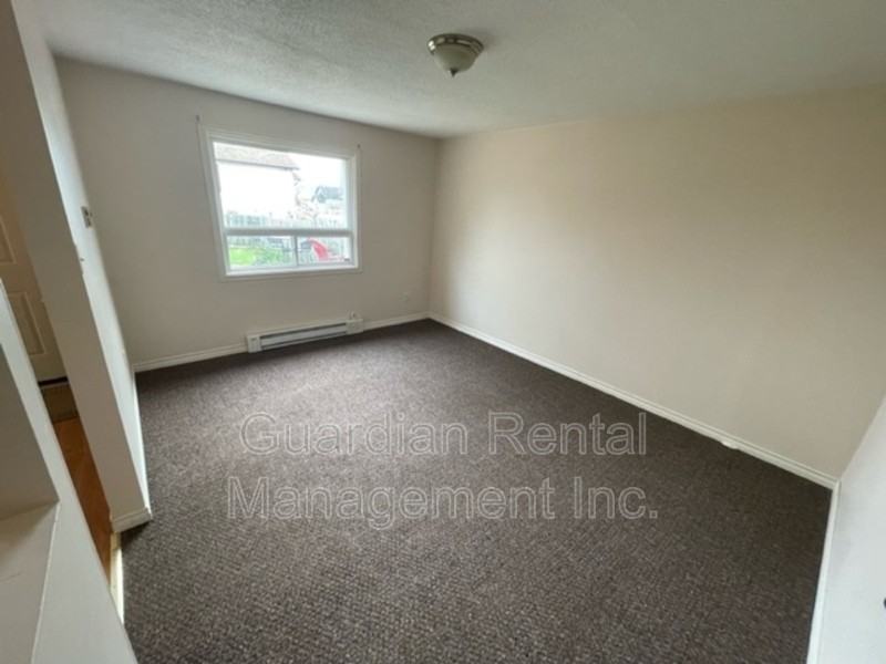 299 Court St N #2 - Photo 7 of 21