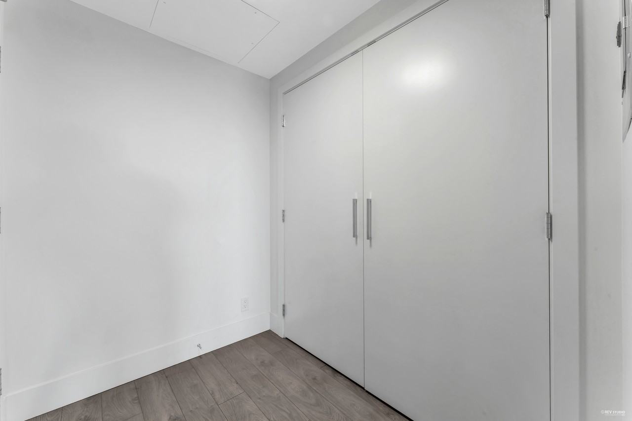 680 Seylynn Crescent #1207 - Photo 5 of 15