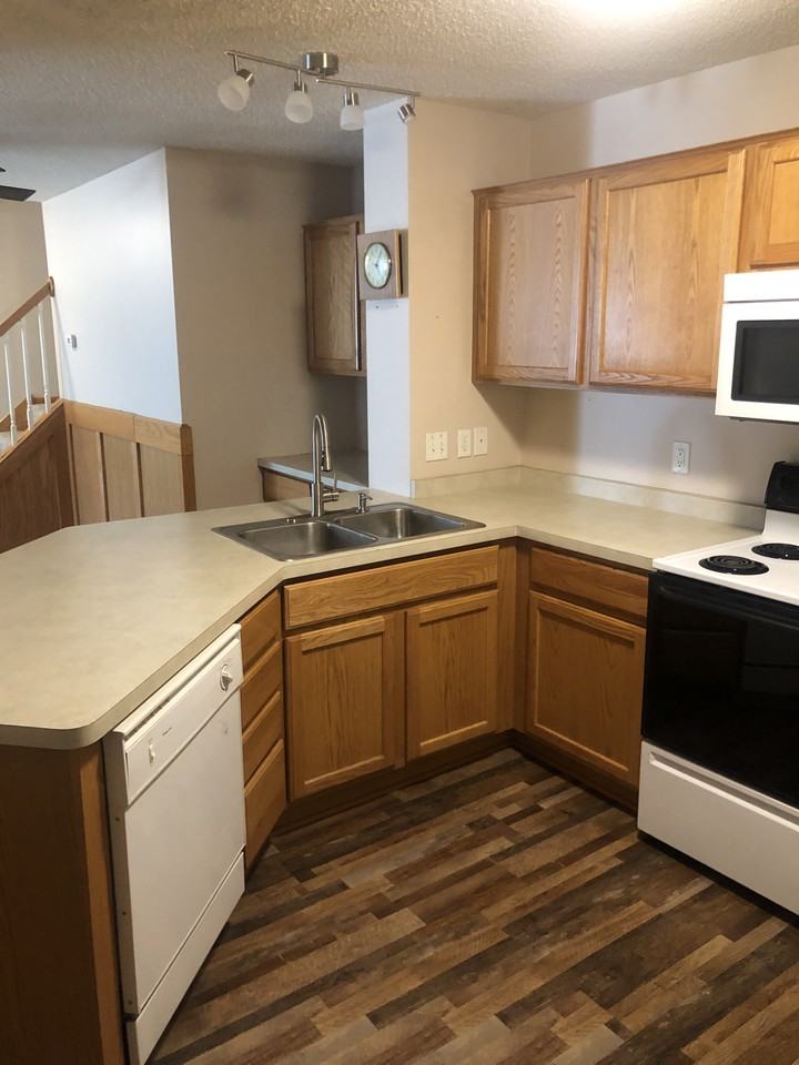 2632 Yellowstone Dr #2632 - Photo 2 of 14