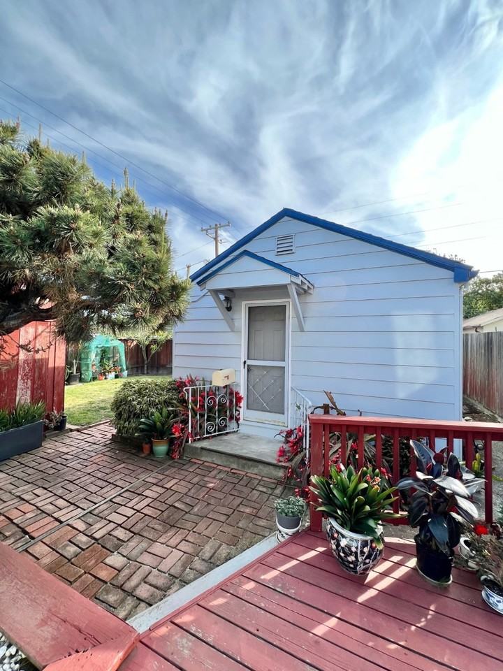 201 Elder Ave - Photo 3 of 10