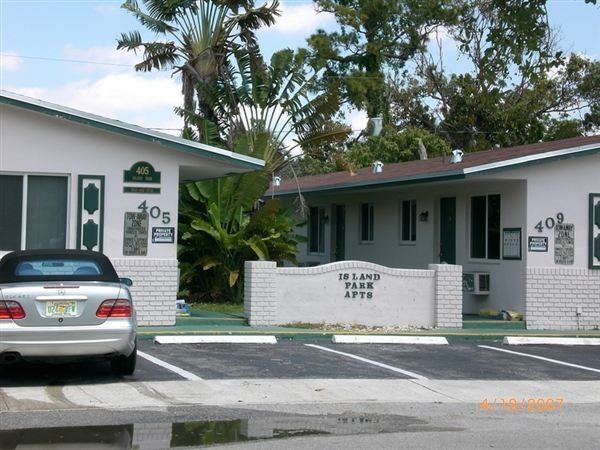 Island Park Apartments - Photo 2 of 3