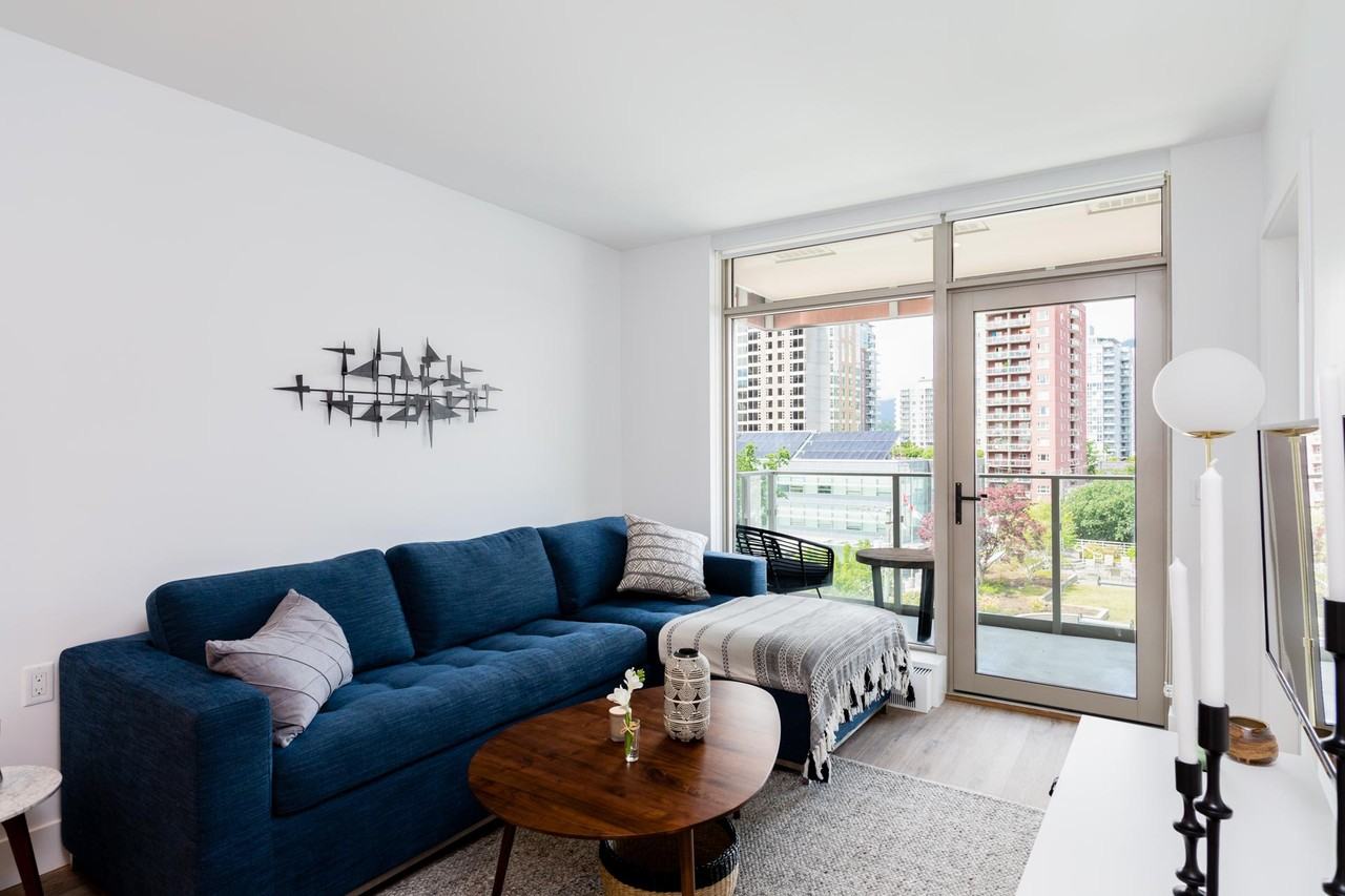 The Lonsdale Apartments 108 13th St W, North Vancouver, BC V7M 0G8