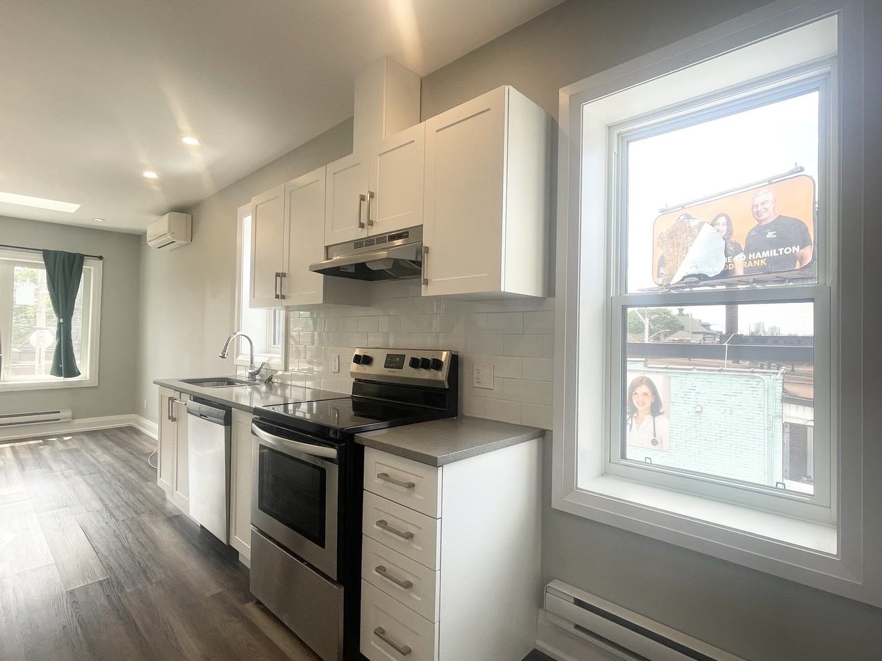 301 Barton Street East, Hamilton, Ontario - Photo 2 of 7