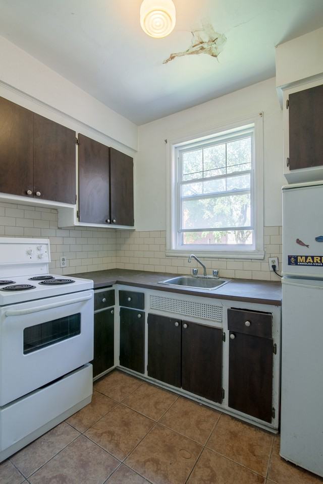 5554 Snowdon Street Apartments 5556 Rue Snowdon, Montréal, QC H3X 1Y9