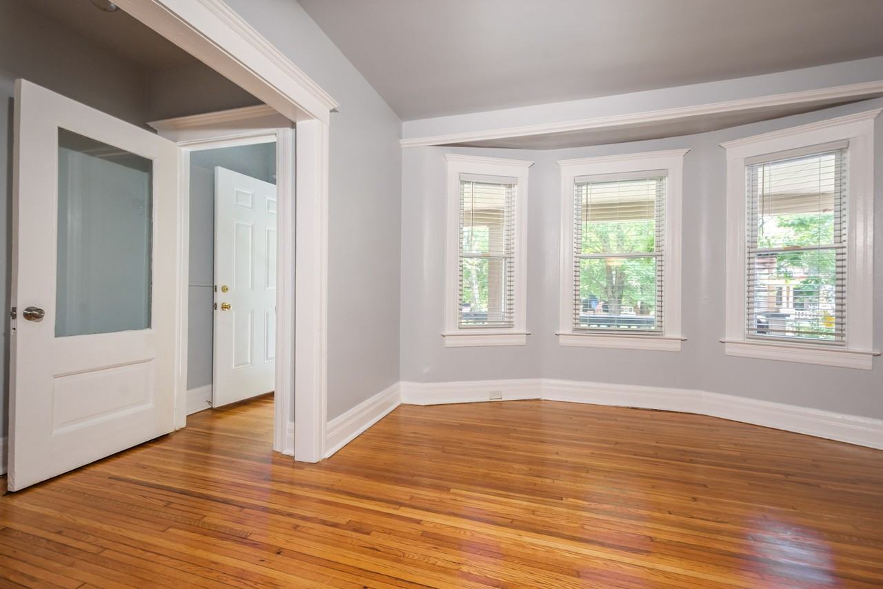 4745 Commonwealth St #1 - Photo 3 of 16