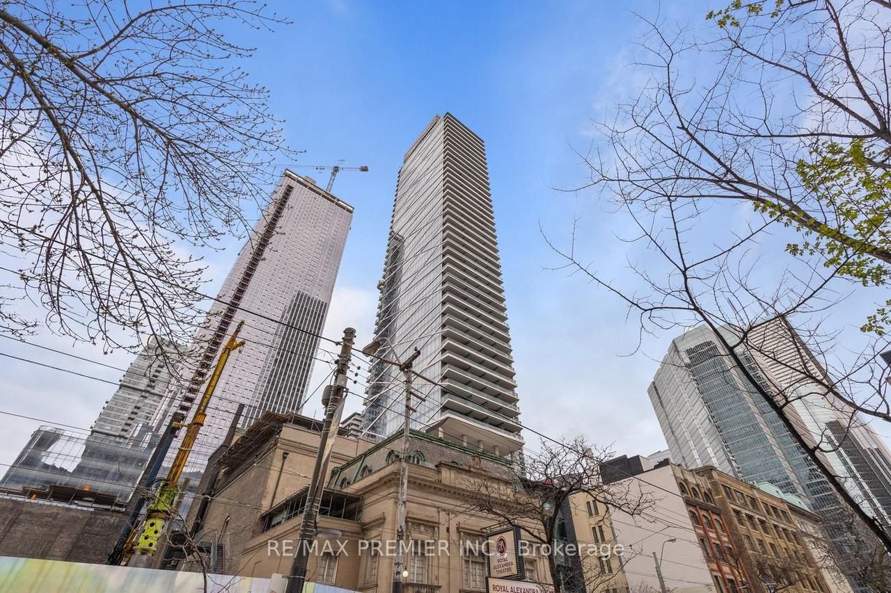 224 King Street West #2701