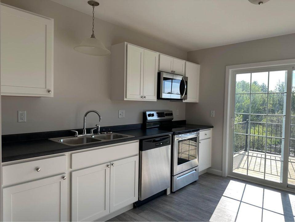 10 Maxton Drive - 7 #7 - Photo 2 of 8