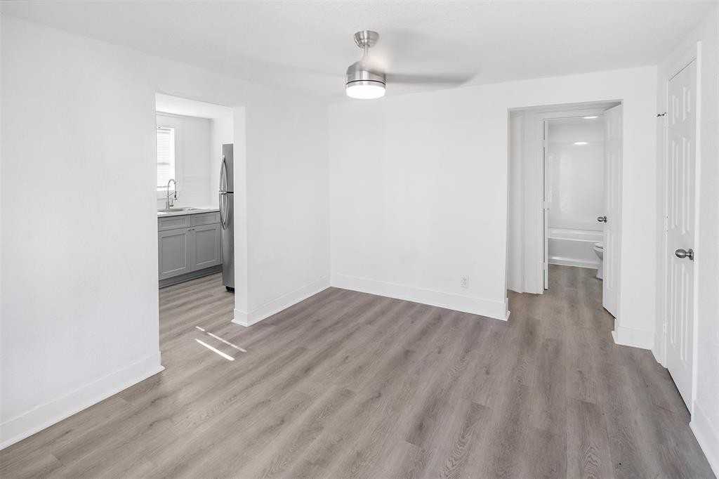 1915 Benson St #4 - Photo 7 of 12