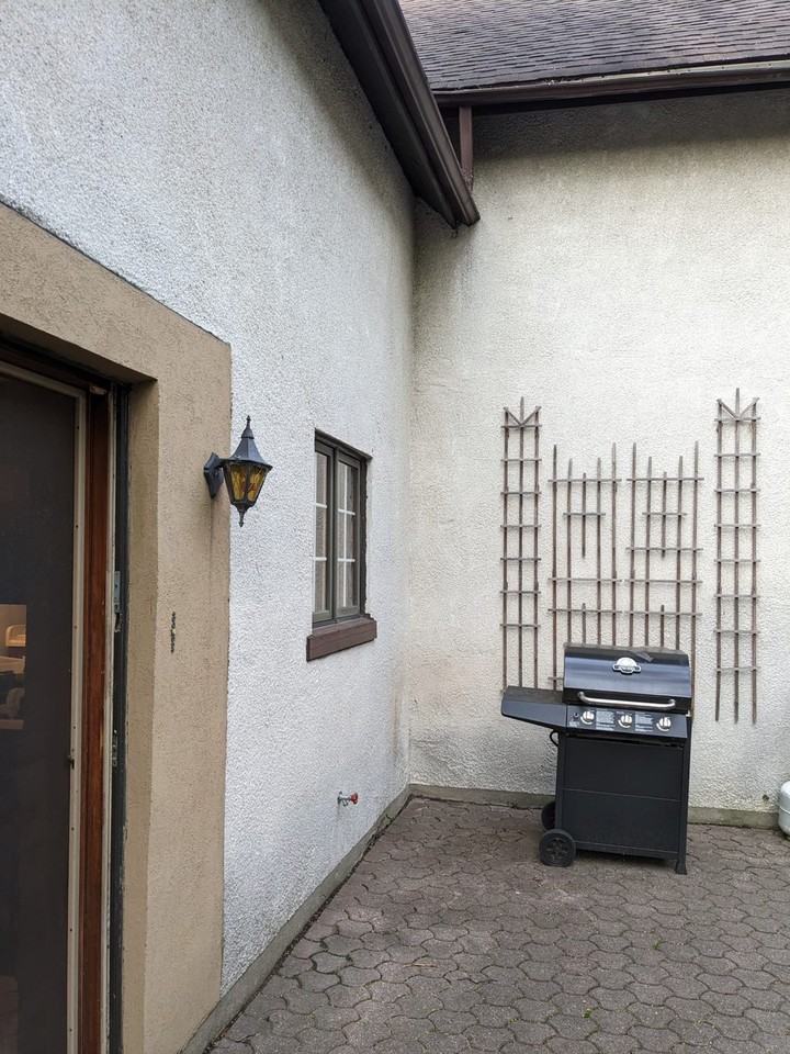 1220 Prince of Wales Dr - Photo 2 of 19