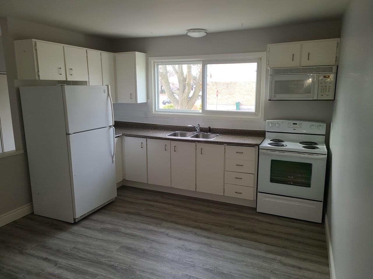 764 Ashwood Dr #1 - Photo 3 of 14