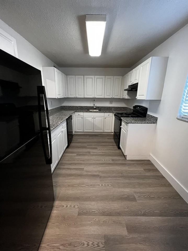 8461 Springtree Dr Apt 404a