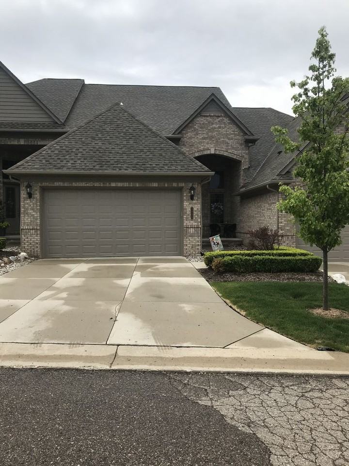 5640 Knob Hill Cir - Photo 2 of 28