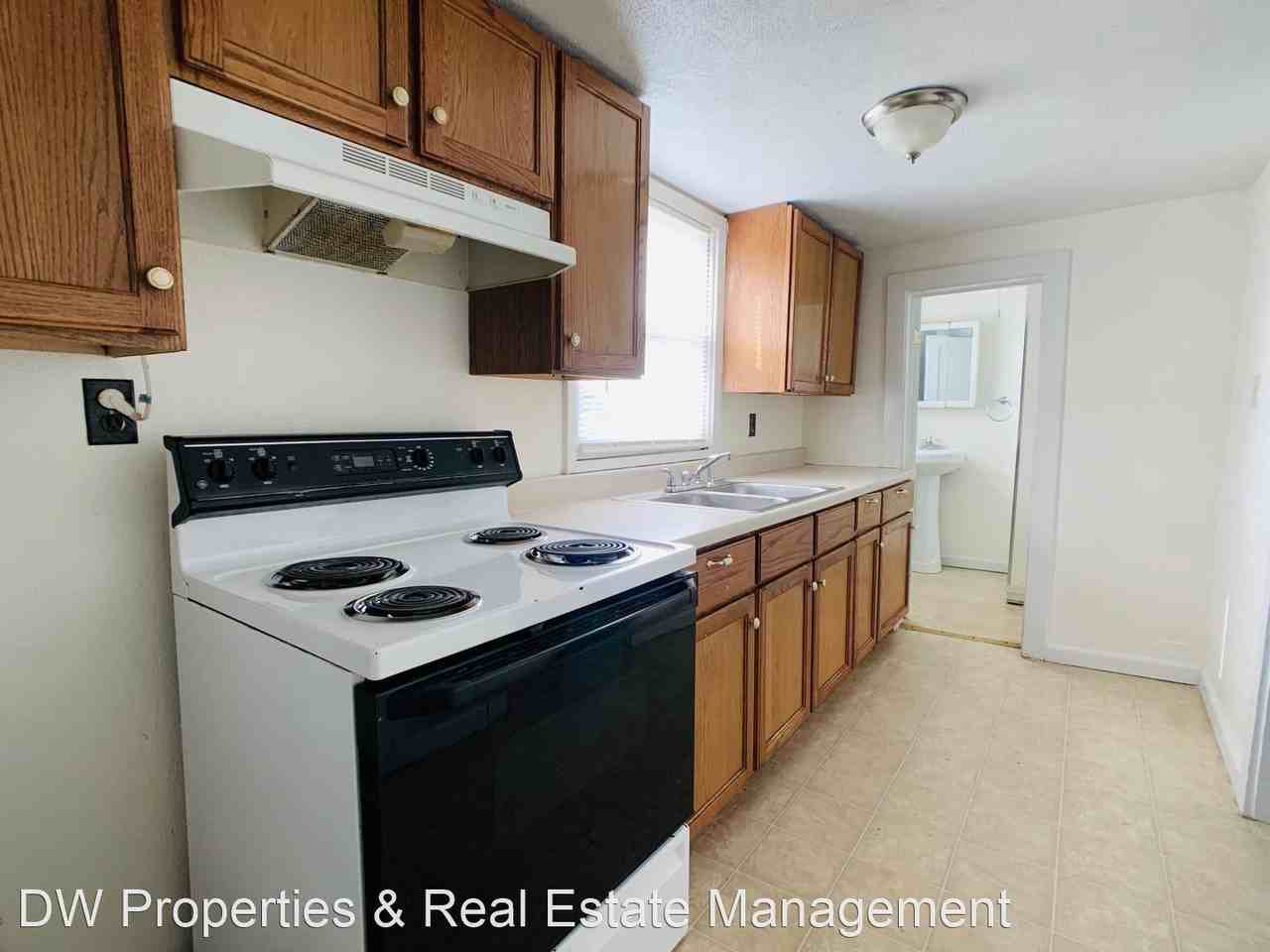 1209 8th Ave - Photo 3 of 9
