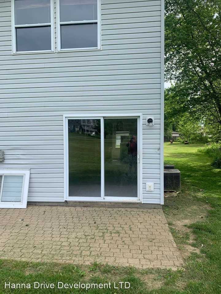 7028/7060 Shore Lane 207 Rose Ave - Photo 2 of 5