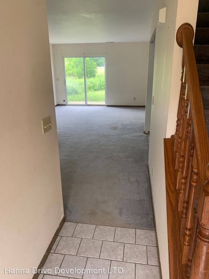 7028/7060 Shore Lane 207 Rose Ave - Photo 3 of 5