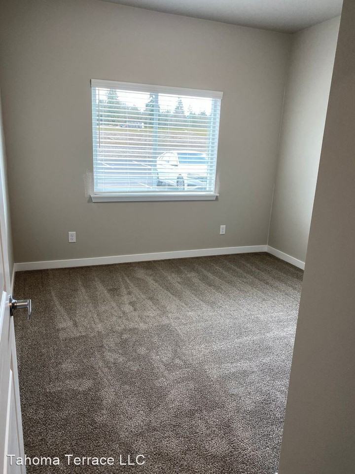 14525 Tahoma Blvd SE - Photo 3 of 20