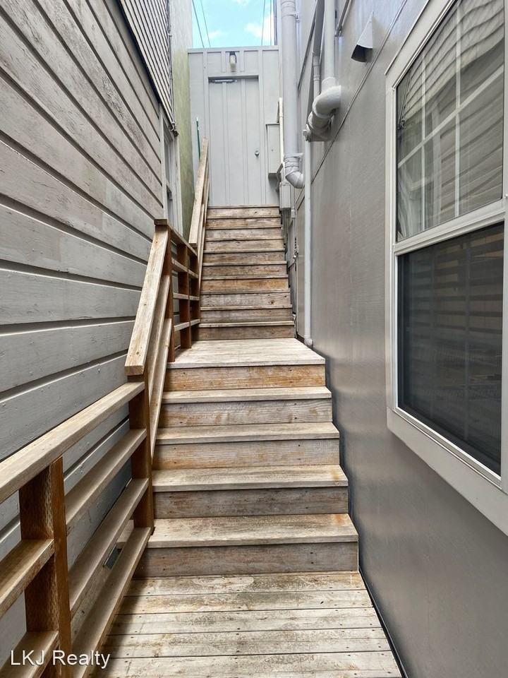 615 Connecticut St - Photo 2 of 30