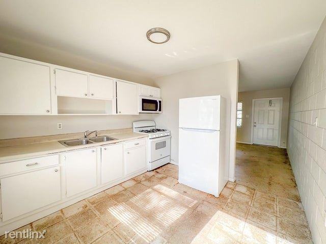 2506 Avenue F #B - Photo 2 of 5
