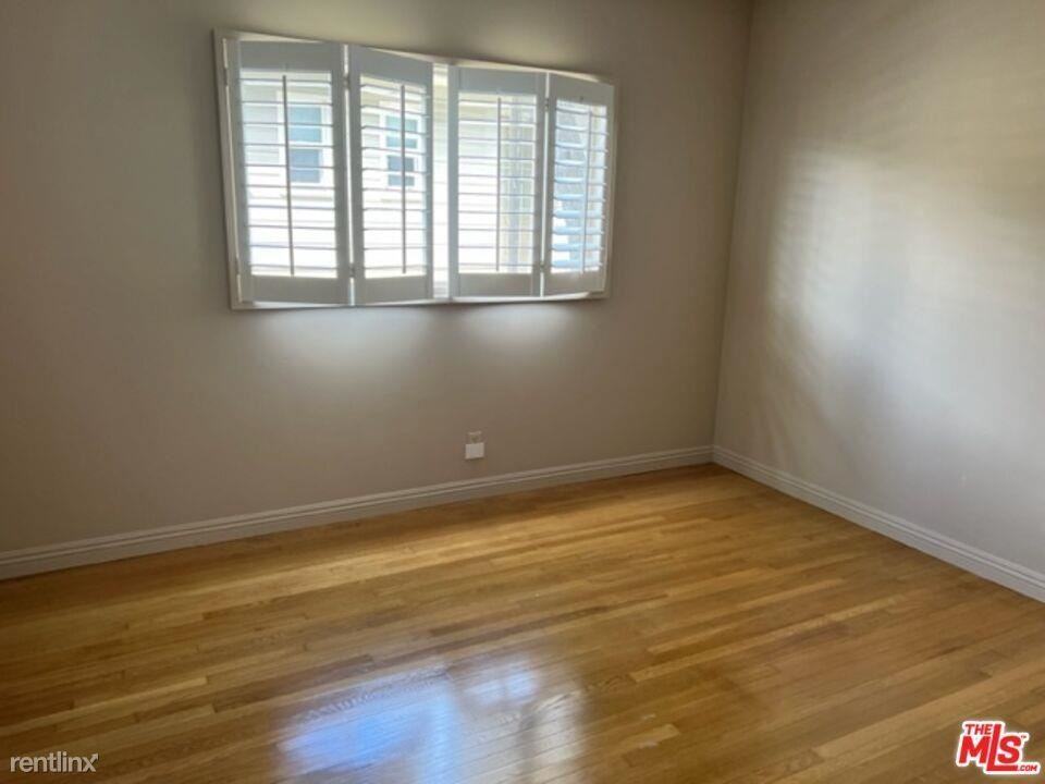 6103 S Fairfax Ave - Photo 2 of 10