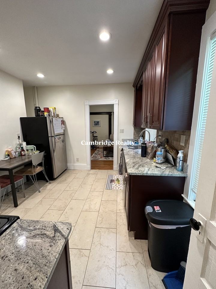 11 Ashland St #1 - Photo 5 of 16