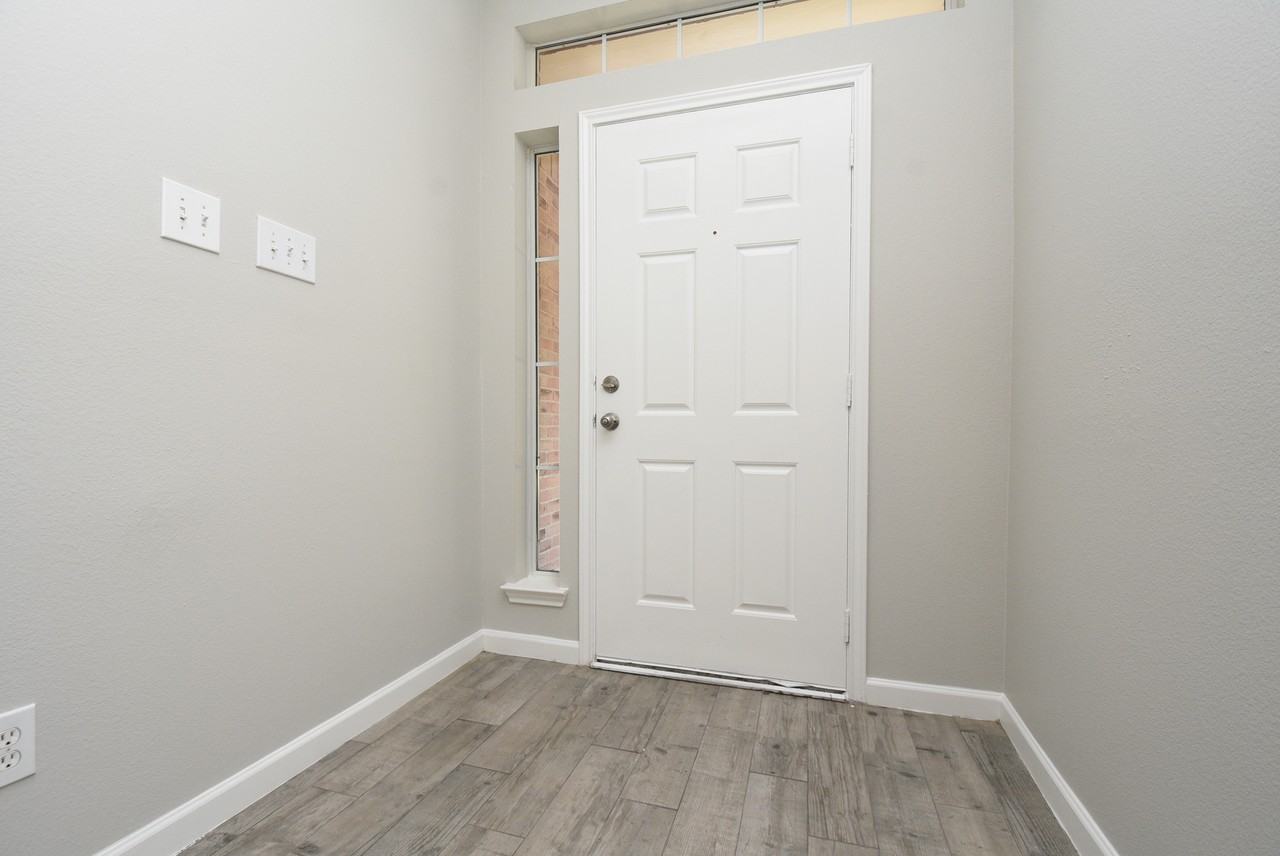 21603 Falvel Lake Dr - Photo 3 of 47