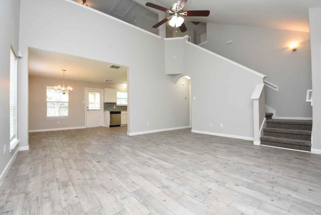 21603 Falvel Lake Dr - Photo 4 of 47