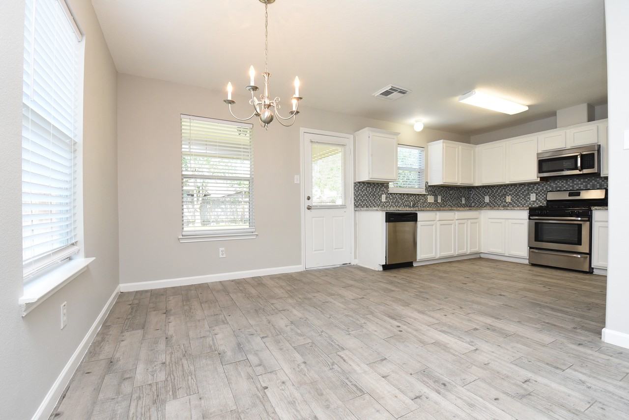 21603 Falvel Lake Dr - Photo 5 of 47