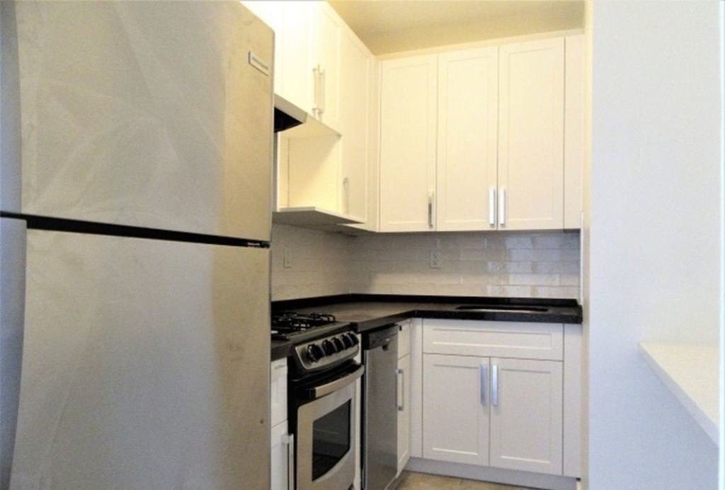 Fulton St 2D, New York, NY 10038 2 Bedroom Apartment for Rent