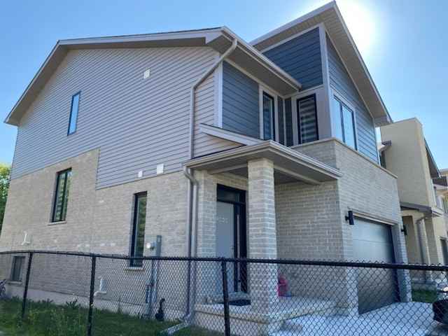 2040 Evans Boulevard - Photo 2 of 24